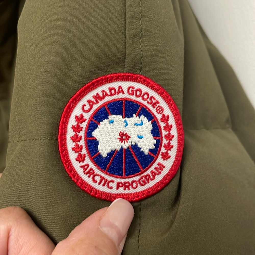 Canada Goose - Picture 16 of 17